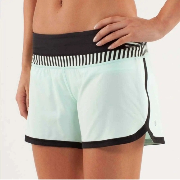 Lululemon Groovy Run Short - Picture 5 of 5